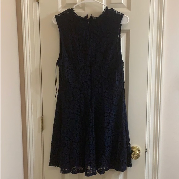 Navy blue, lace H&M dress - Picture 2 of 2